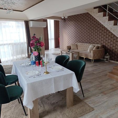 Версай Apartment คาซานลัก ภายนอก รูปภาพ