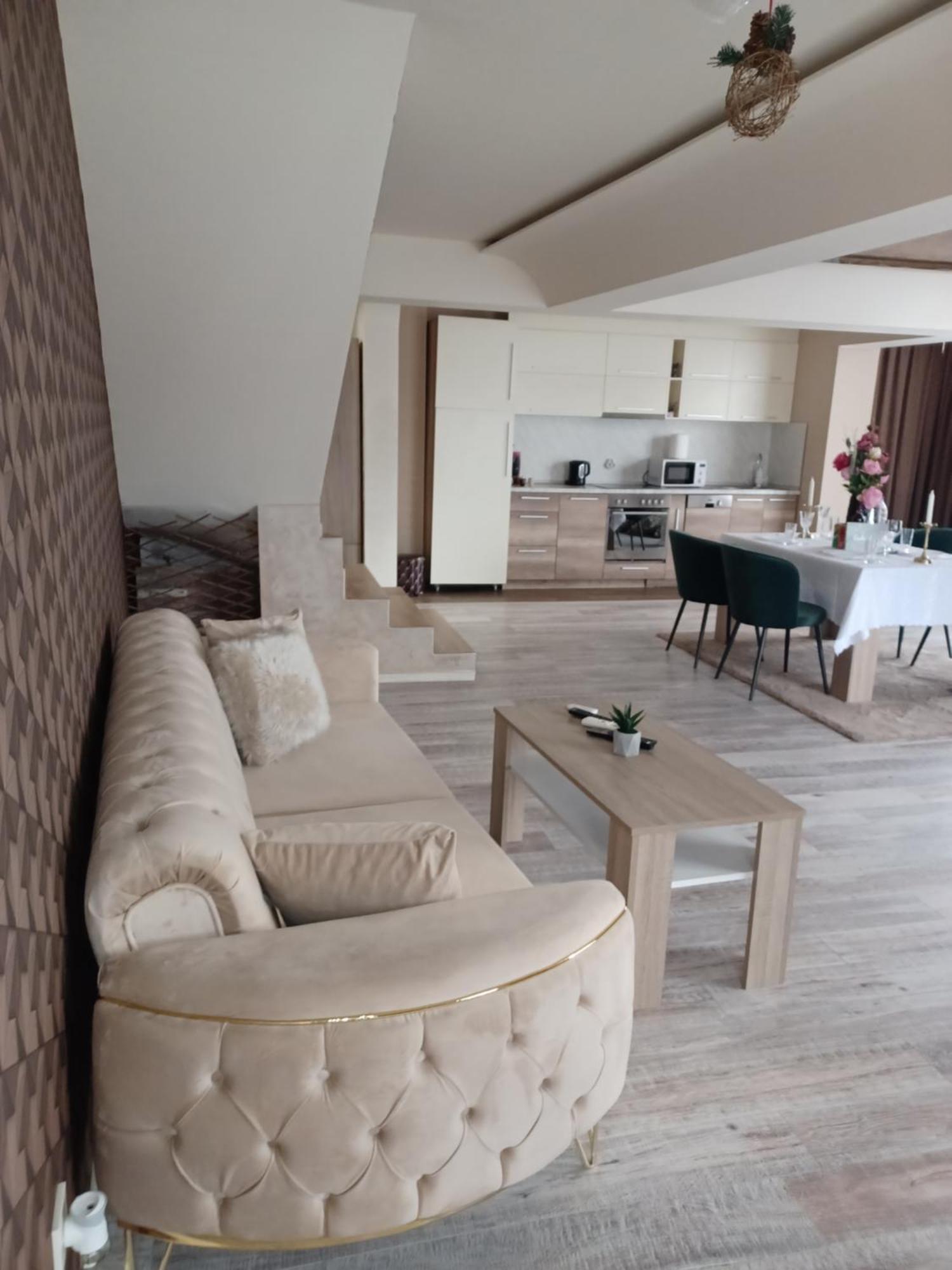 Версай Apartment คาซานลัก ภายนอก รูปภาพ