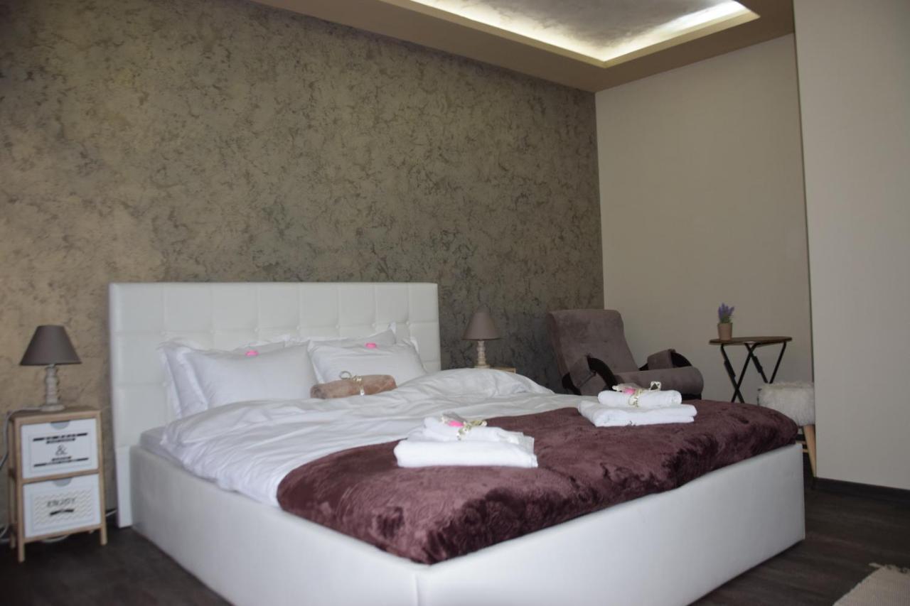 Версай Apartment คาซานลัก ภายนอก รูปภาพ